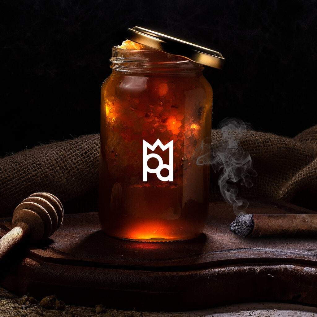 Dark Honey and Tobacco - Luxurious & sensual fragrance