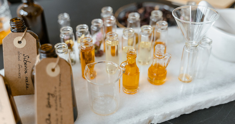 perfume-making with fragrance oils